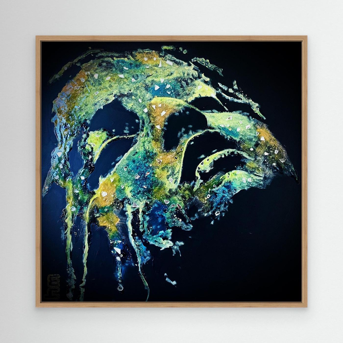 HM-ART1532- Your Ocean Green mask only weeps in the dark