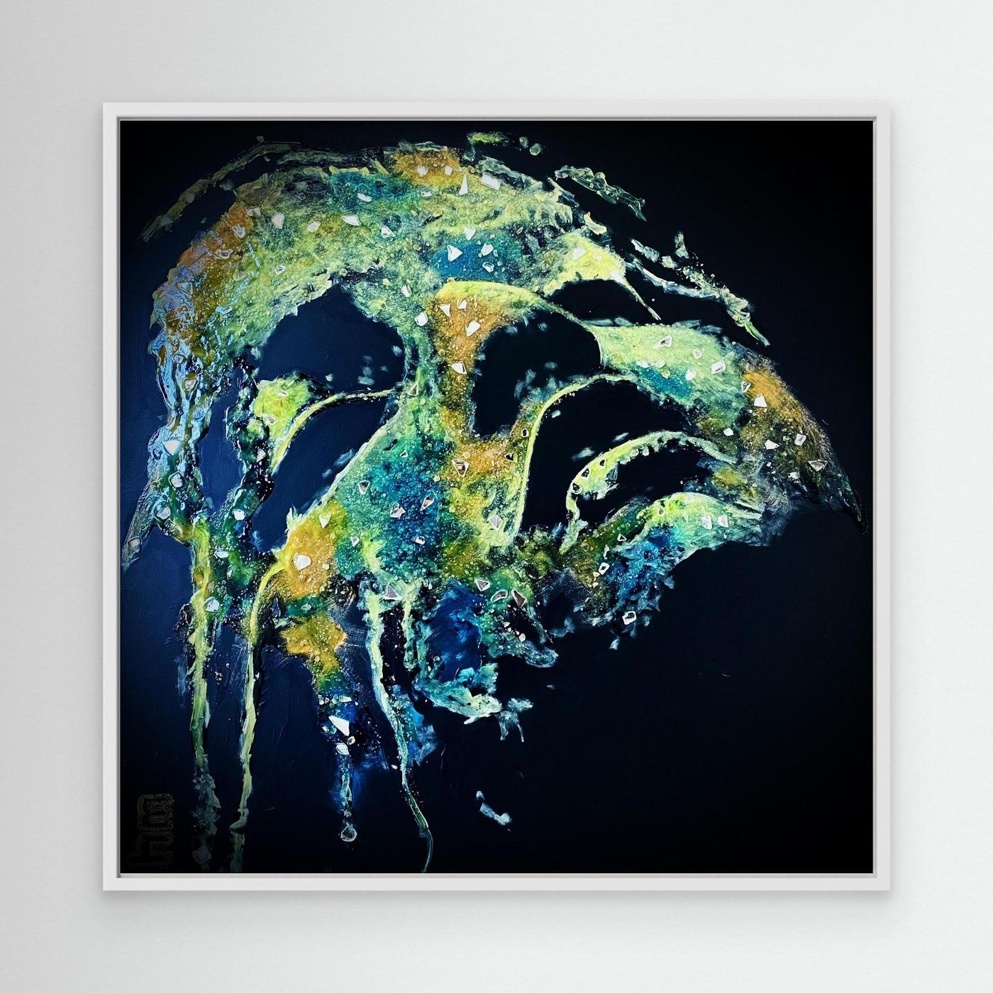 HM-ART1532- Your Ocean Green mask only weeps in the dark