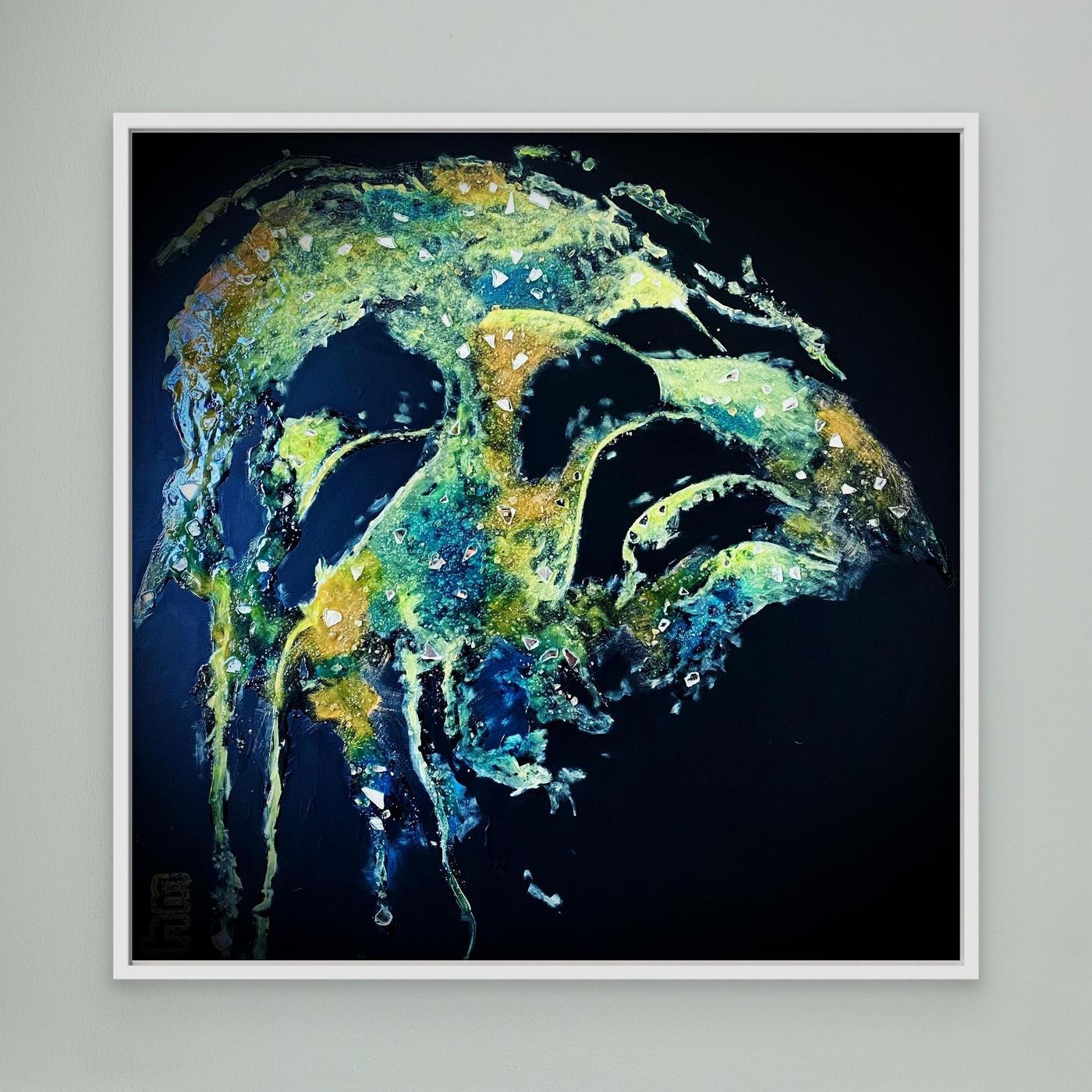HM-ART1532- Your Ocean Green mask only weeps in the dark