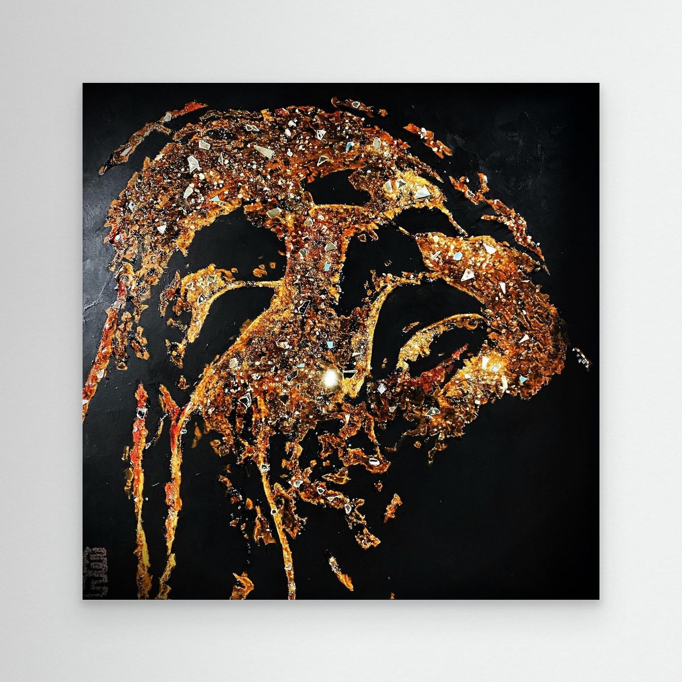 HM-ART1526- Your Burnt Gold mask only weeps in the dark